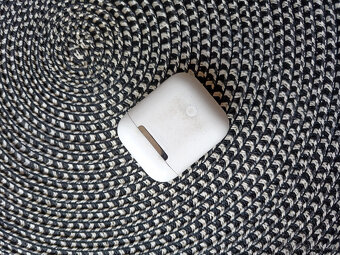 Apple Airpods 1 Gen, Apple Airpods 2 pro - 3