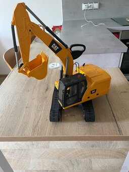 Prodám nakladač BRUDER CAT - 3