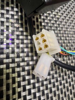 Přepínač světel, blinkrů a klaksonu - 3