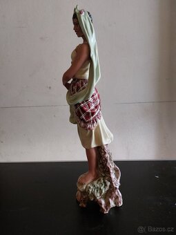 porcelánová sošky cikánky a cikána royal dux bohemia - 3