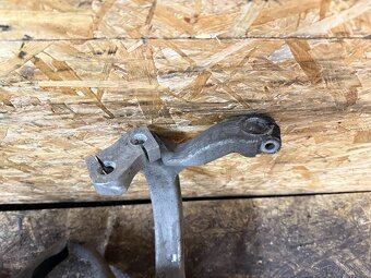 ŘEDNÍ TĚHLICE VW PHAETON/AUDI A8 4E0258M/4E0257M - 3