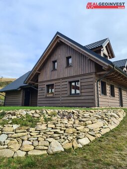 Dvě horské chaty navzájem propojené , 240m2, pozemek 834m2 - 3