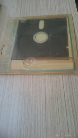 stará čistící disketa 5.25" (původně ke commodore 64) - 3