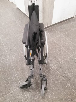 Skládací mechanický invalidní vozík - 3