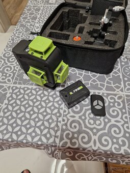 Nivelační Laser 2xbaterie 4D 16line,Nove - 3