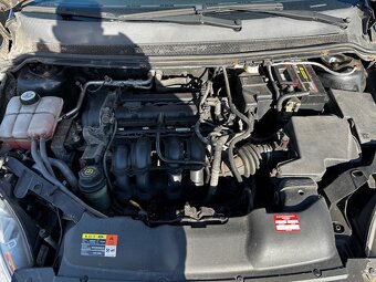 Ford Focus 1.6i 85kw,r.2009, serviska, nová STK - 3