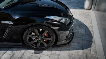 Nissan GT-R - 3