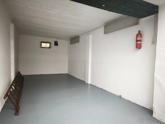 Garáž Praha Braník - 20m2 - vlastní pozemek - elektřina - 3