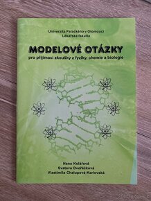 Knížky a modelové otázky k přijímačkám na medicínu - 3