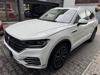 VW Touareg 3,0 TDi 4x4, 1. maj,ČR,serviska, DPH, záruka - 3