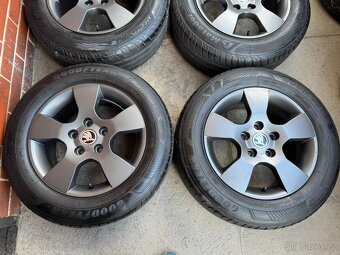 Alu 15" 5x112 Škoda HELIOS Atracit pneu 80% TOP, O2 - 3