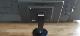 Starší ips monitor 23,5 s reproduktory - 3