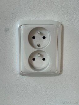 Vypínače a zásuvky - 3