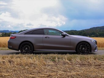 Mercedes-Benz Třídy E 3,0 E 400 4Matic Avantgarde (2017) - 3