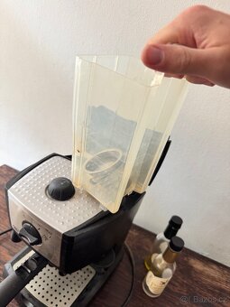 Pákový kávovar DeLonghi EC155 - 3