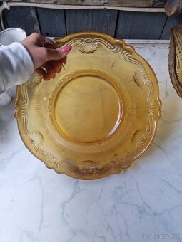 Žlutý tác/miska - 3