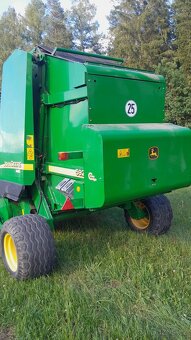 Lis na kulaté balíky John Deere 592 - 3