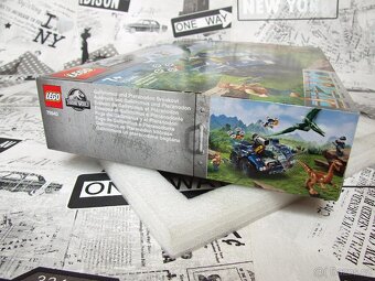LEGO Jurassic World 75940 - 3