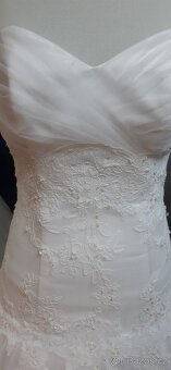 Prodám krajkové šaty na věneček, nebo svatbu, vel 36 - 38 - 3