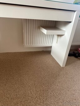 Toalení stolek Ikea malm - 3