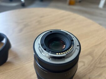 Sigma 16mm f/1.4 DC DN Contemporary (pro Sony E) - 3