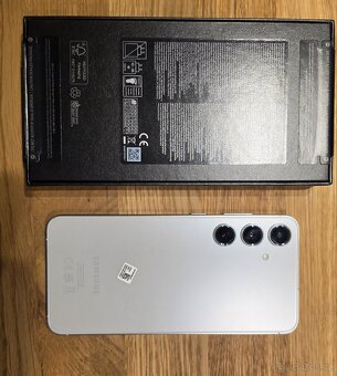 SAMSUNG Galaxy S24+ - 3