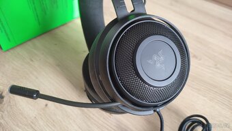 Herní sluchátka Razer Kraken Ultimate RGB - 3
