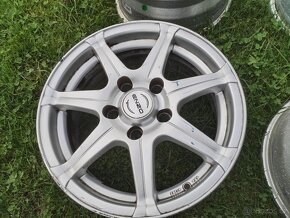 ALU disky 6,5J x15 ET38 rozteč: 5x114,3x67,1 Hyundai i20 - 3