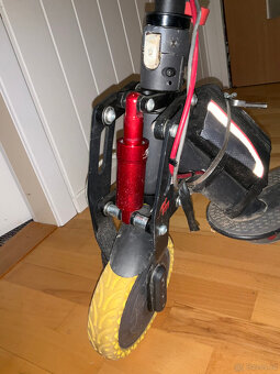 Prodám Xiaomi M365 Electric Scooter natuněná - 3