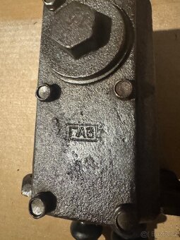 hlavní brzdový válec Gaz 21 Volha nový originál - 3