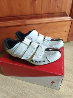 Tretry Specialized sport rd - 3