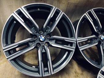 TOP kola BMW 8 G15 R19 M Paket originál - 3