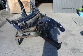 Audi A4 B9 levá přední část karoserie - 3