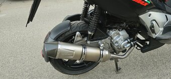 Skútr Aprilia SR MAX 300 - 3