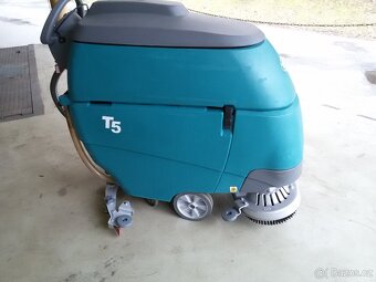 Podlahový mycí stroj Tennant T5 Disk 60 s vlastním pojezdem - 3