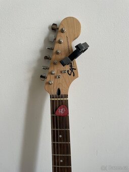 Elektrická kytara Fender Squier a zesilovač Marshall MG15 - 3