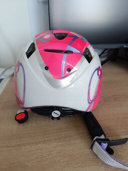 Přilba na kolo UVEX Kid 2, vel. 46-52 cm,pěkná
46-52 cm
- 3