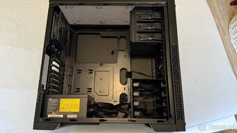 skrin Corsair 300R - 3