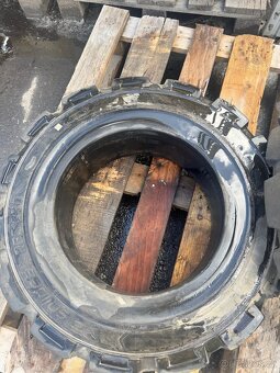 Pneu Solideal RES 330 - 3