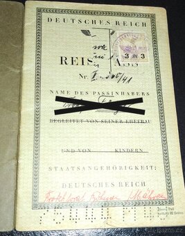 2x pracovní průkaz, 1x reisepass - 3