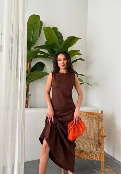 Hnědé šaty - 3