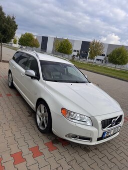 Volvo V70 2.4 D5 158kw R-design AWD automat - 3