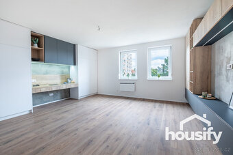 Prodej bytu 2+kk, 55 m² - Nám. Svobody, Znojmo - 3