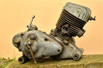 ČZ 250 Tourist - motor - 3