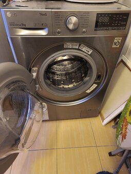 Pračka LG Direct Drive 9kg s technologií Thinq - 3