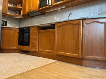 Kuchyňská linka s barem - 3