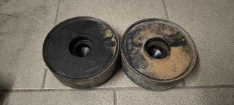 Prodám podložky a pružiny na octavia 1 4x4 - 3