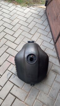 Nádrž na Yamaha fazer 1000 - 3