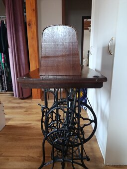 Šicí stroj Veritas - 3