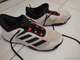 Adidas vel. 6 - 3